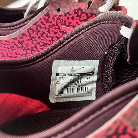 Nike Running Shoes - Picture 2 of 3